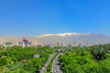 Fototapeta na wymiar Tehran Ab-o Atash Park 11