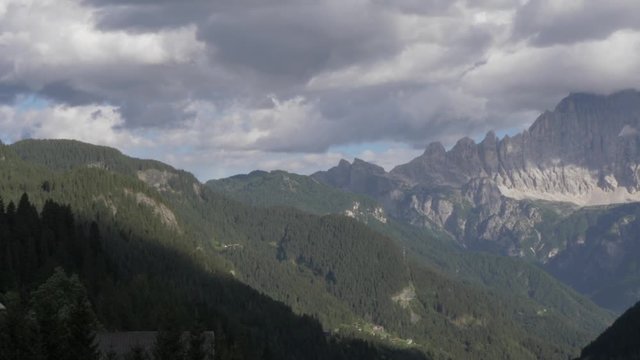 View of valley between Levine and Arabba, Province of Belluno, Italian Dolomites, Italy, Europe