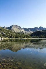 Pessons lake and mountains circle