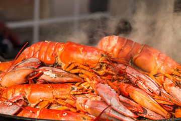 How to Cook Lobster and Crab ,with allspice and bay leaf