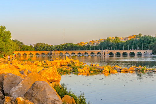 Isfahan 33 Arches Bridge 01