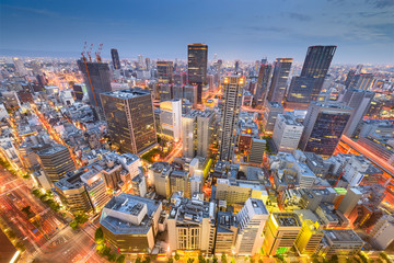 Fototapeta premium Osaka, Japonia panoramę centrum miasta w dzielnicy Umeda o zmierzchu.