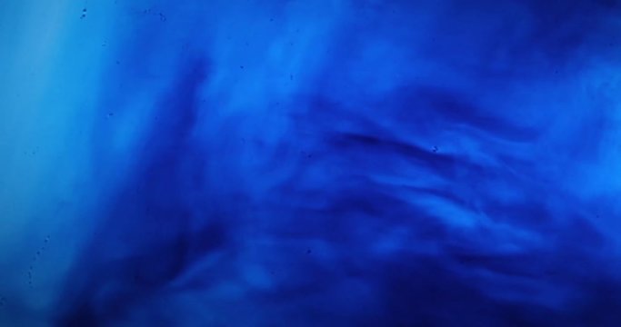 Tinte und Wasser vermischen sich - Film