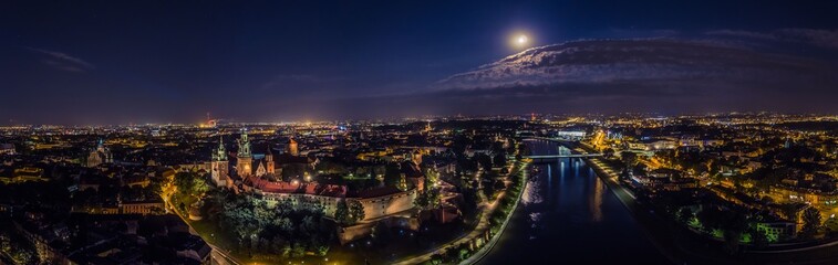 Kraków Wawel nocą Panorama 