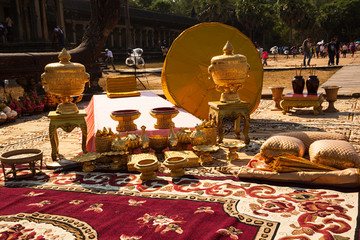 Preparativos para celebración budista.