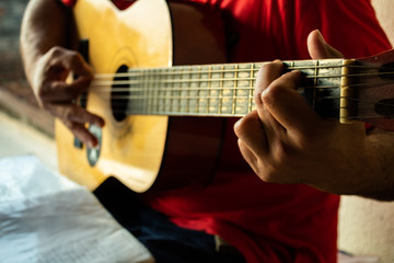 Fototapeta premium man playing guitar