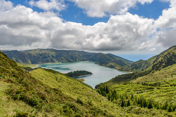 Fototapeta premium Mountain lake. Lagoa do Fogo, San Miguel, Azores