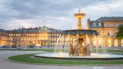 Selbstklebende Fototapete Zentraleuropa Morgenansicht des Stuttgarter Schlossplatzes