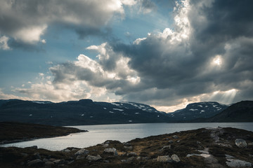 Fototapeta na wymiar Nationalpark See an Bergen