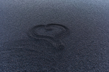 Schwarzer Sand / Strand Herz in Island