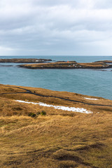 Landschaft von Stykkishólmur im Winter in Island