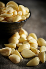 Fresh peeled garlic 