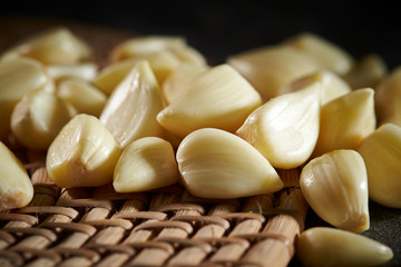 Fresh peeled garlic 