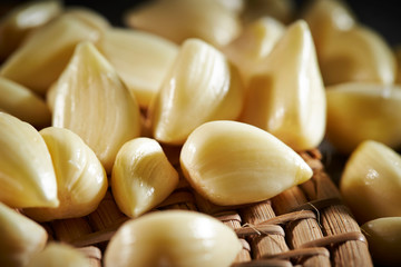 Fresh peeled garlic 