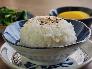 흰밥과 시금치와 단무지 