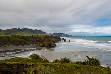 Fototapeta na wymiar Three Sisters, Taranaki, Nouvelle-Zélande