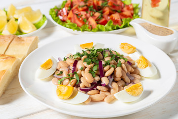 Oriental piyaz bean salad with 