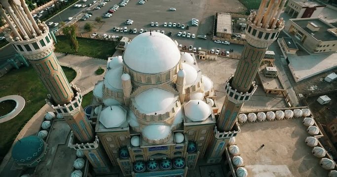 Mosque of Jalil Al - Khayyat Arbil
&not;&dagger; A fly-cam shot from the dome of the mosque