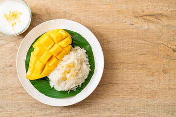 mango with sticky rice