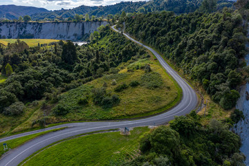 Road through New Zealand mountains
