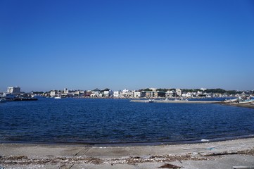 城ヶ島漁港からみた三崎港