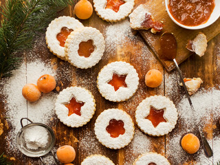 Obraz na płótnie Canvas Traditional Linzer cookies
