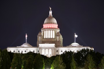 capitol building at night 