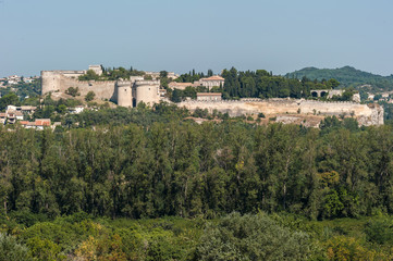 Fototapeta na wymiar Villeneuve-lès-Avignon in Südfrankreich