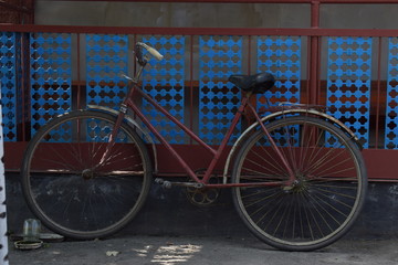 Fototapeta na wymiar old bike