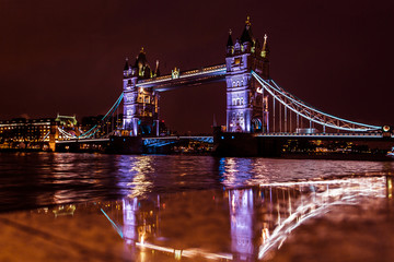 Fototapeta na wymiar Tower Bridge in night