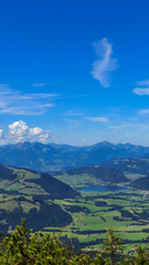 Naklejka premium Smartphone HD wallpaper of beautiful alpine view at Koessen - Tyrol - Austria