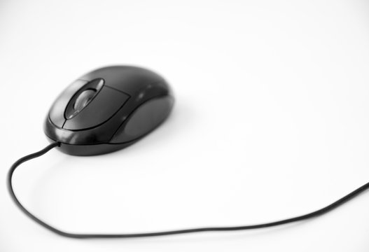 Image - Black Mouse -  white background - perspective view