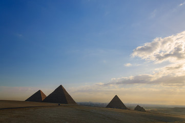 Fototapeta na wymiar ギザのピラミッド