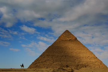 Fototapeta na wymiar ギザのピラミッド