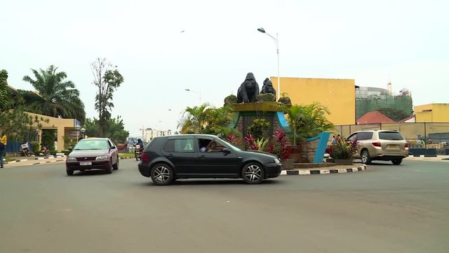 Large view of a Roundabout Kigali in front of the town hall with a sculpture of gorillas.