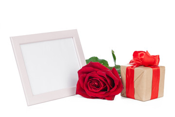 Giftbox and rose isolated on the white