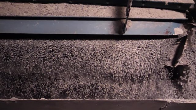 Selection and crushing of crushed rubble and stone. Automatic machine on processing of crushed stone works on principle of sieve at mining enterprises