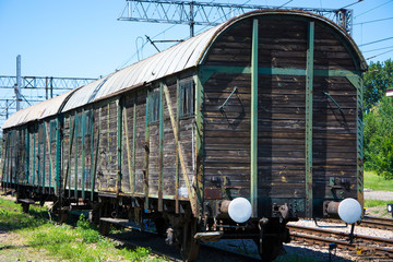 Stary drewniany wagon pociągu © Heroc