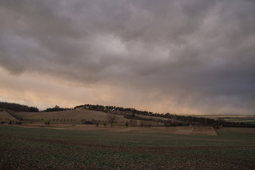 Obraz premium Landschaft im Winter mit wenig Schnee