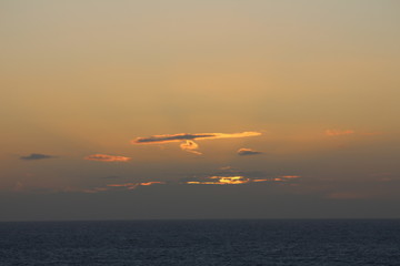 Sonnenaufgang zwischen Jamaika und Costa Rica