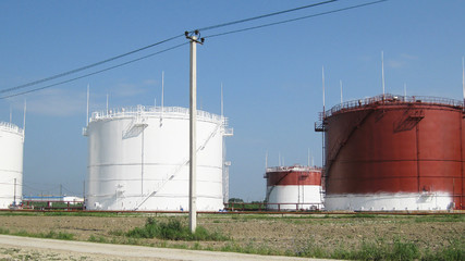Storage tanks for petroleum products