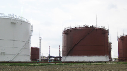 Storage tanks for petroleum products