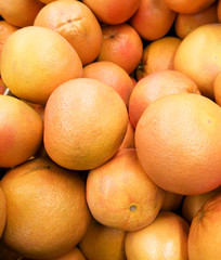 Grapefruit on the counter in the store