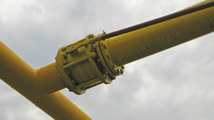 The crane on the gas pipeline