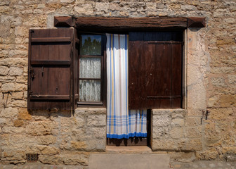 Entrée de maison à Turenne, Corrèze, France