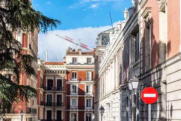 Poster Luxury old residential houses in centre of Madrid © jjfarq