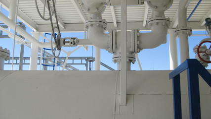 Oil refinery, primary oil refining