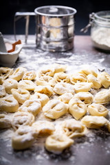 Tortellini. Apetyczne domowe pierogi.