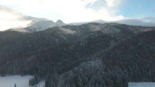 Tatry - widok na panoramę g&oacute;r Zima i śnieg 2