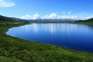 Fototapeta na wymiar Beautiful summer landscape on a sunny day in the Altai Republic in Russia